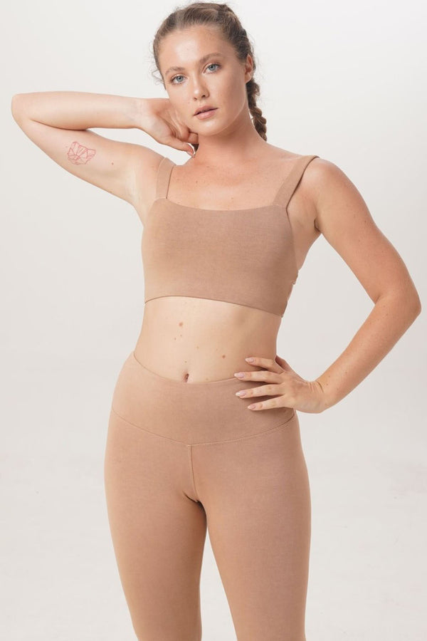 Sunbe Design naturally dyeing yoga wear in nude color ethically handmade and made of bamboo sustainable fabric